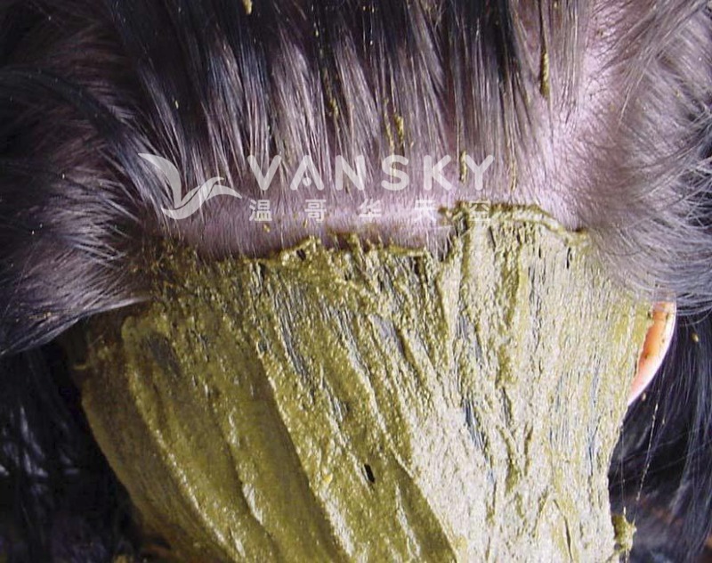 240625142447_Henna paste on white hair.jpg